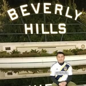 Meet your Posher, Javier